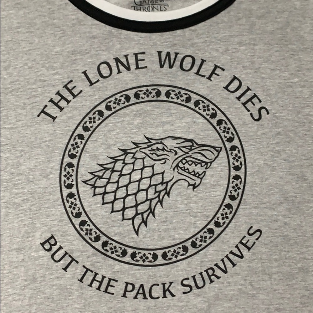 GAME OF THRONES BOXLUNCH Lone Wolf RINGER TEE! - Picture 4 of 4